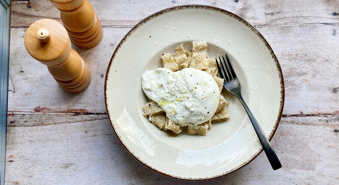 Mezze Mancihe Cacio E Pepe Pasta