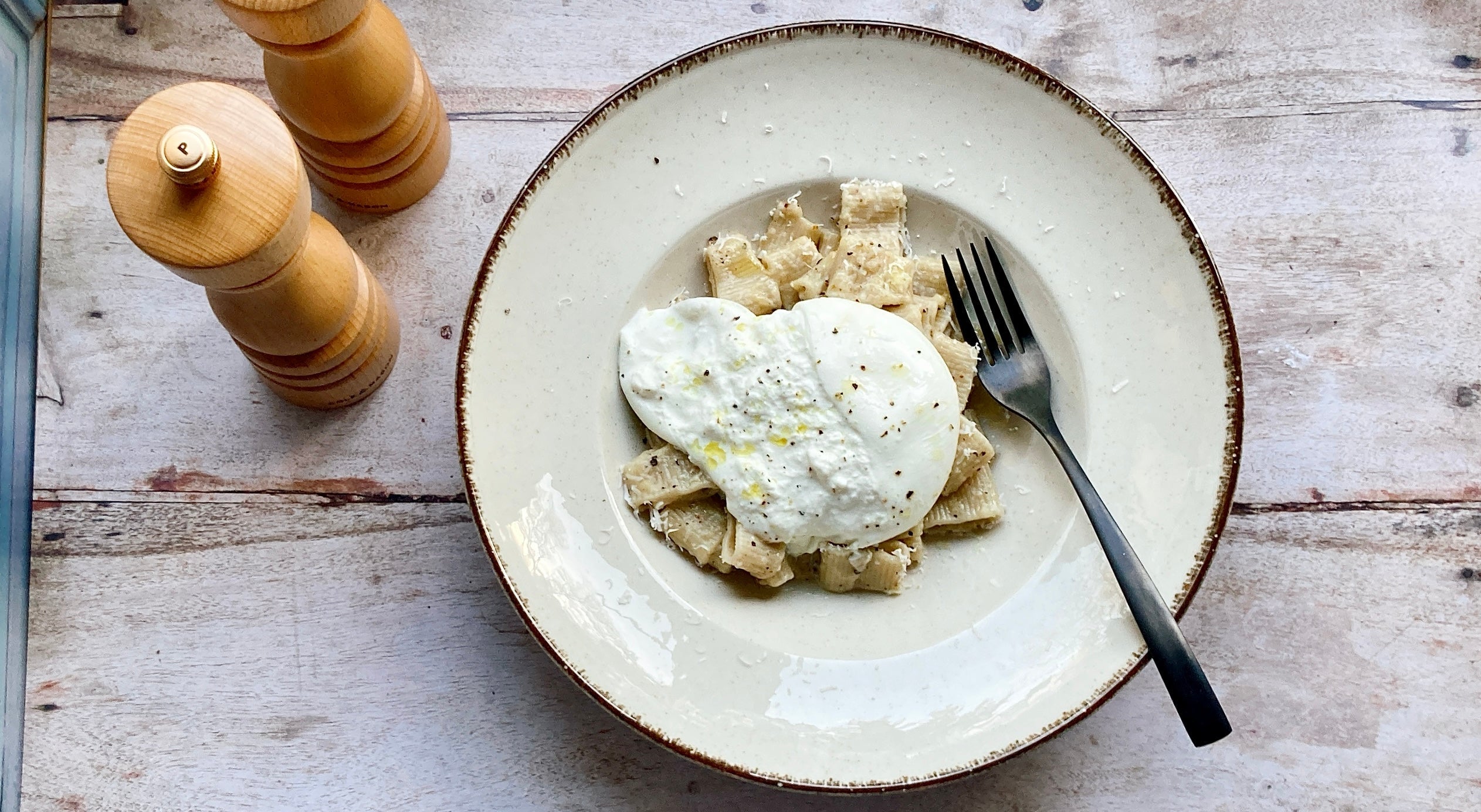 Mezze Mancihe Cacio E Pepe Pasta