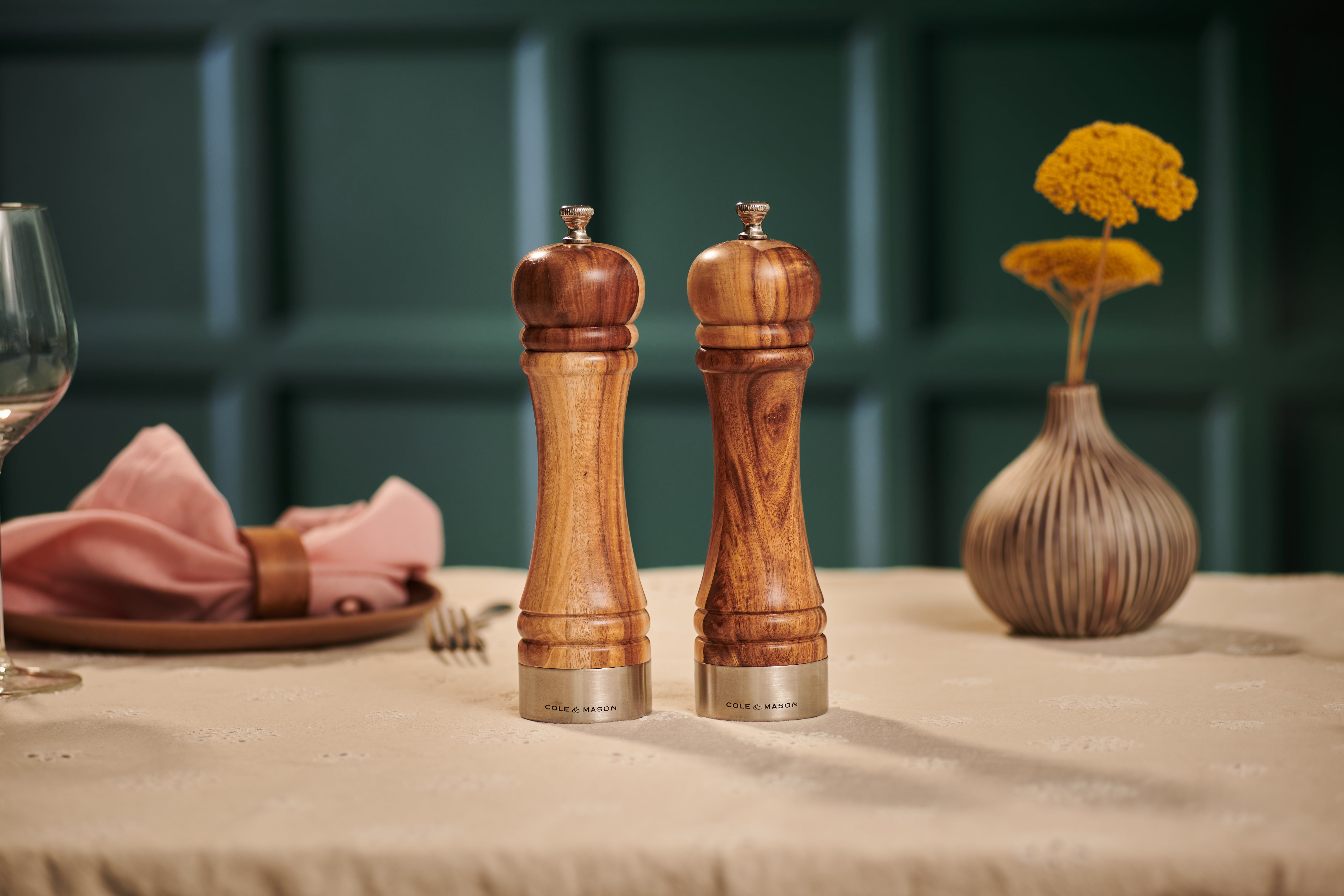 Cole & Mason Camden Salt and Pepper Grinder - Thumbnail 5