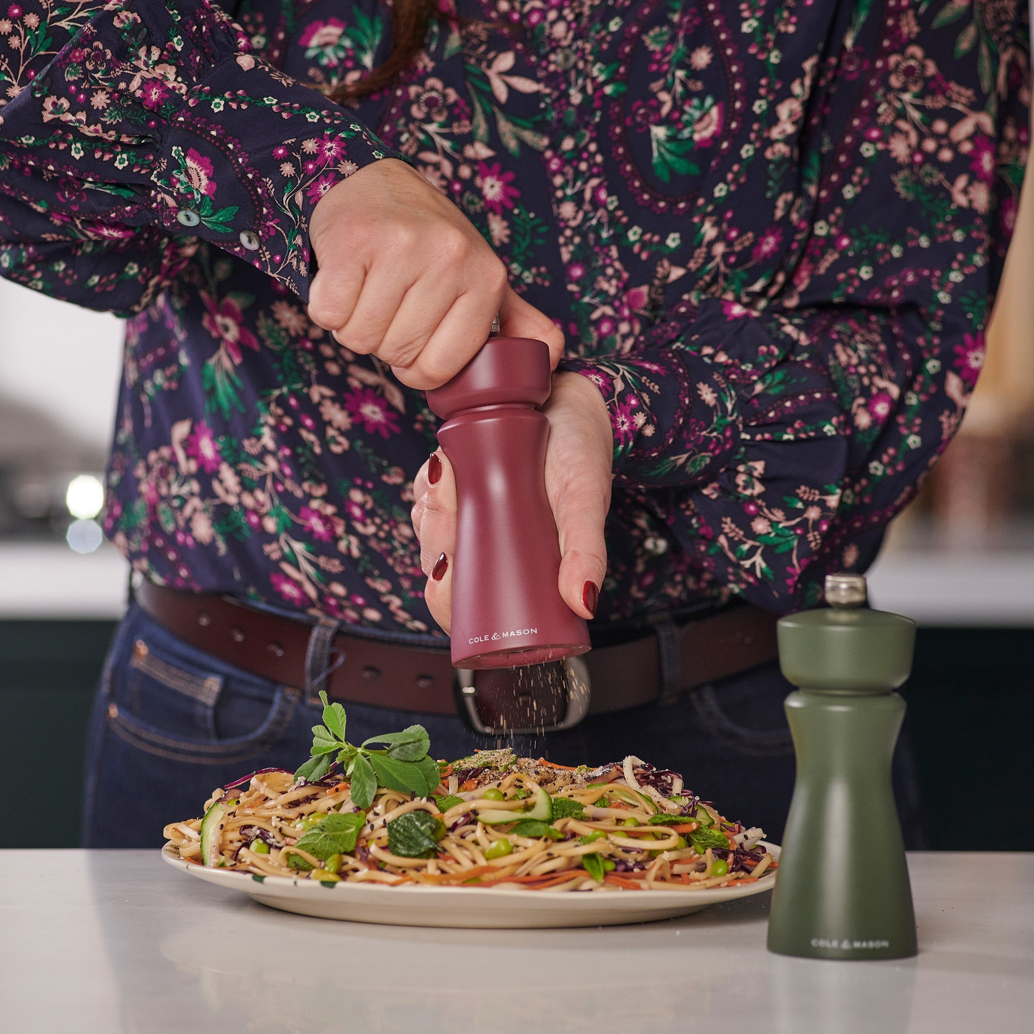 Cole Rd Papper Cole & Mason Kenton Salt & Pepper Mill in Sichuan Pepper - Adjustable ...