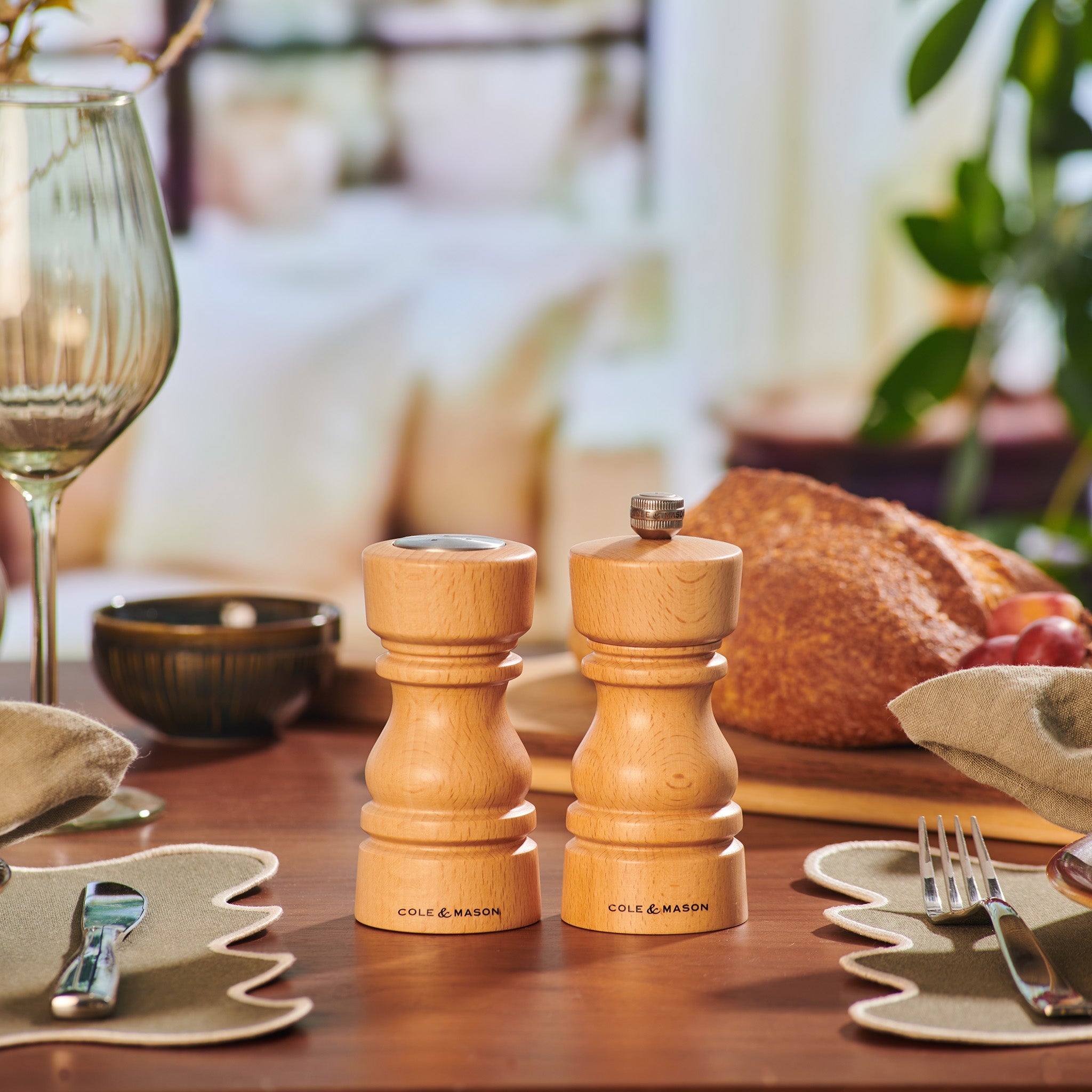 Cole & Mason London Salt Shaker & Pepper Mill - Thumbnail 2